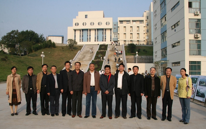 《镇江高专学报》女生绑架故事男孩的图片