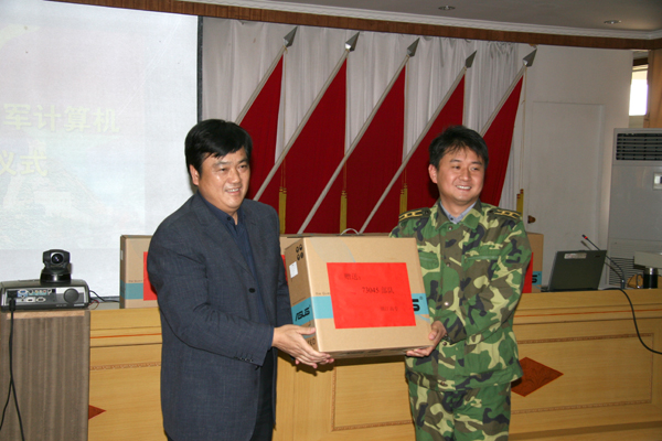 杨国祥书记带领中层以上干部走出校门学习先进激发斗志谋划发展