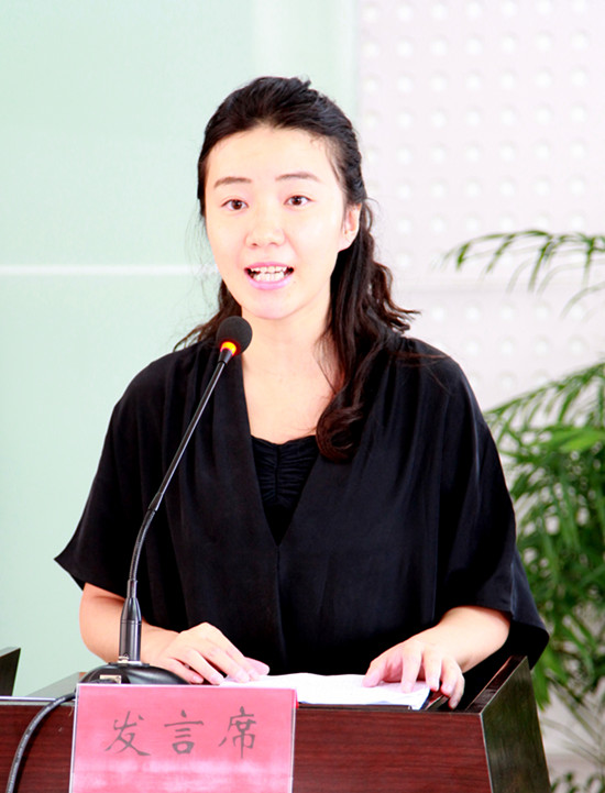 学生代表陈志远,李心雨和盛洁书记分别介绍程媛媛事迹校党委副书记