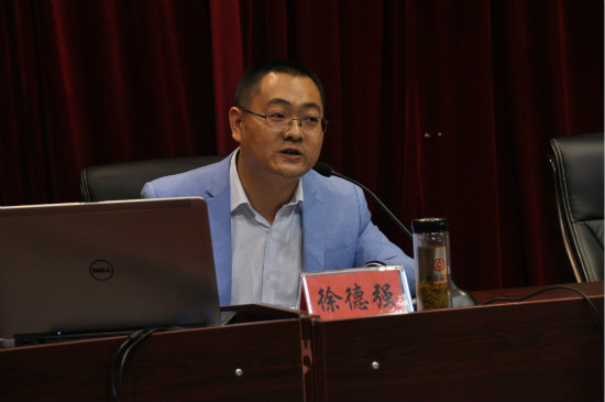 学校首期校友大讲堂开讲