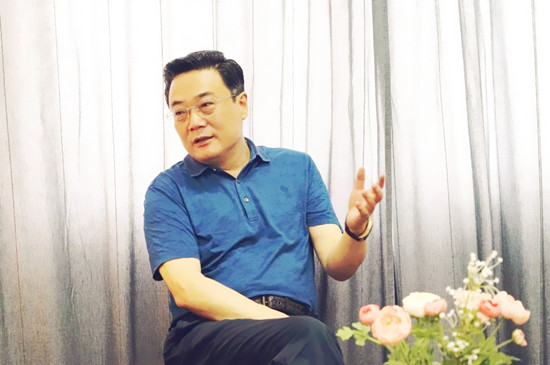 校党委书记赵珏在正则楼510访客厅与学生畅聊毕业季