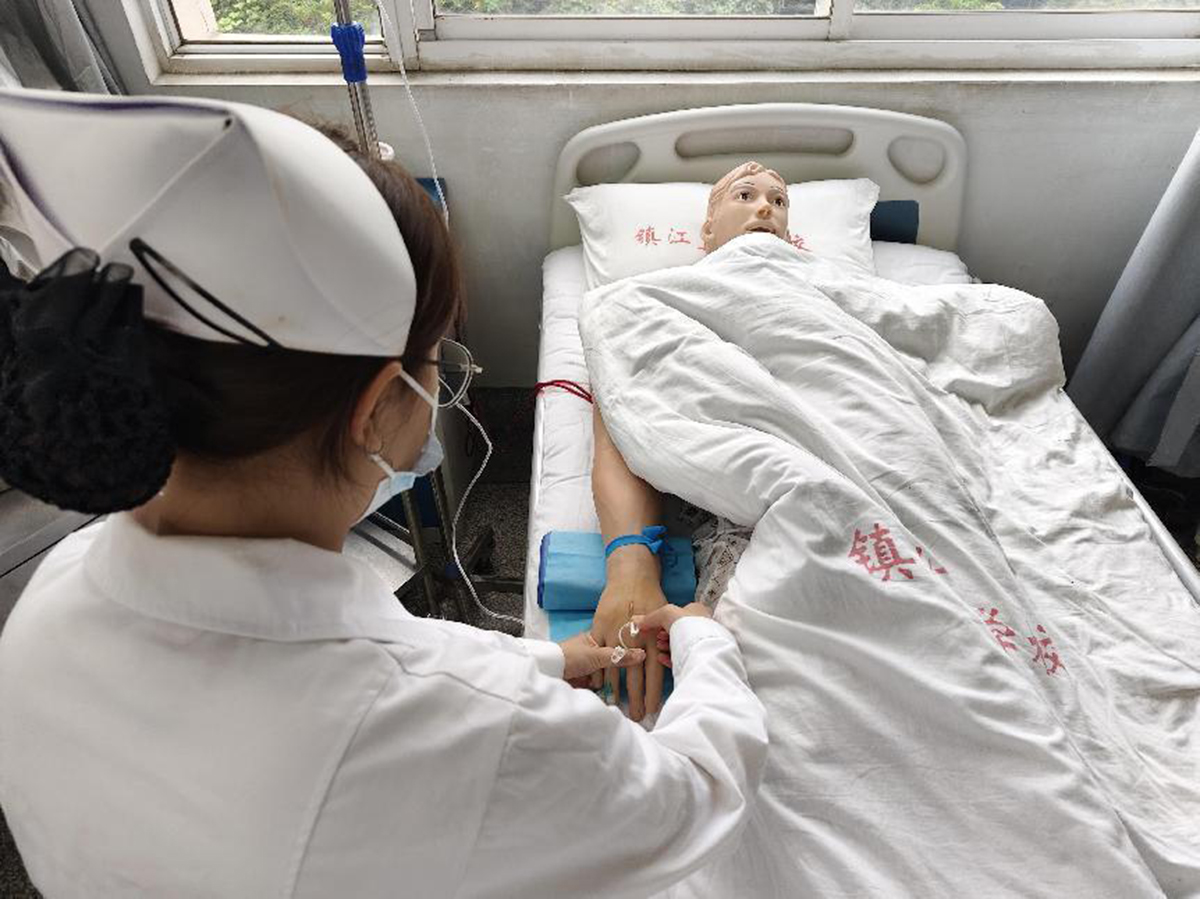 【卫生护理学院】"针"心守护,技展风采——成功举办静脉留置针比赛